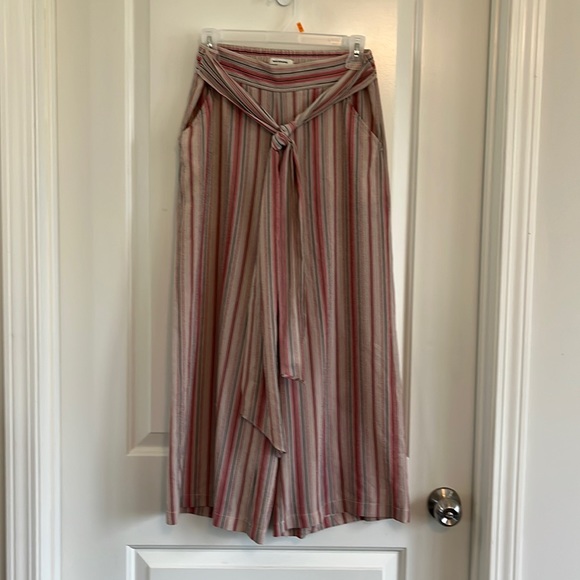 Max Studio striped wide legged capris size small - Picture 1 of 3